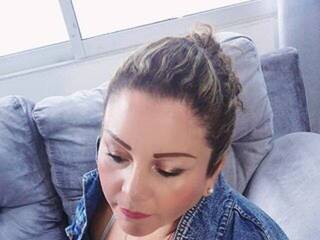 Erotinis vaizdo pokalbis AlmaFerrer