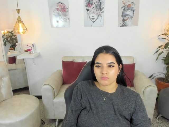 Nuotraukos alondra-saenz Hi guys, I'm new here, follow me and make me cum with your tips!!♥♥♥ toys!800tkns