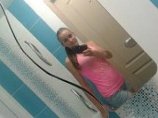 Erotinis vaizdo pokalbis alya2016