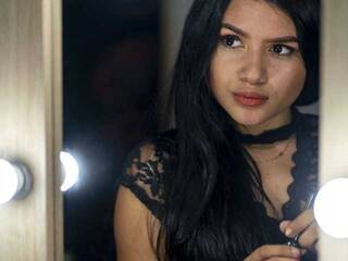 Erotinis vaizdo pokalbis Alysson-Davis