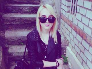 Erotinis vaizdo pokalbis Amallela