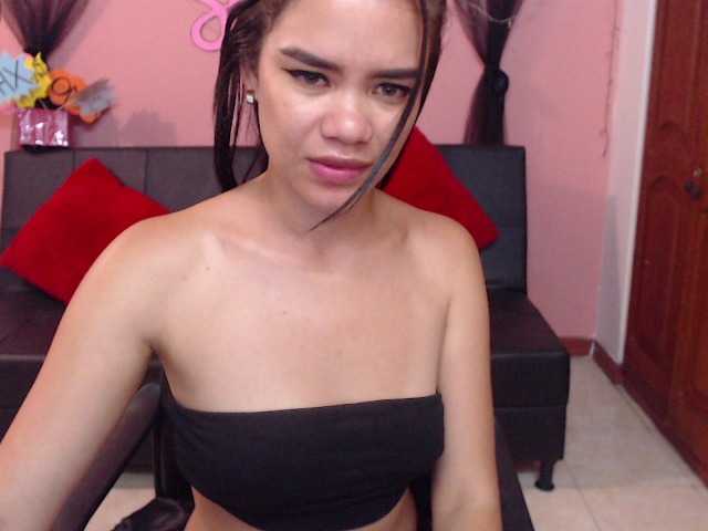 Nuotraukos AmberFerrer Hi guys, want to see my bathroom show? We are going to have fun a little, embarking on my face and whatever you want #teen #bigass #latina #bigboobs #feet