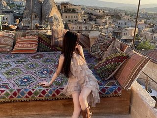 Erotinis vaizdo pokalbis AmiliYan