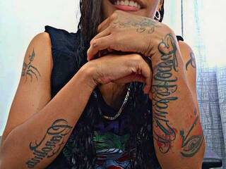 Erotinis vaizdo pokalbis Amy-420