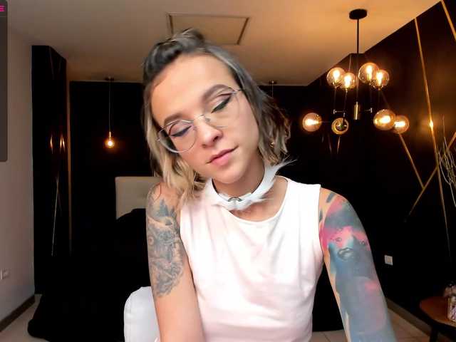 Nuotraukos AmyAddison • How’d you like to start? Cuz I do know how we need to finish, so pleased and wet♥cumshow@goal♥lovense on/640