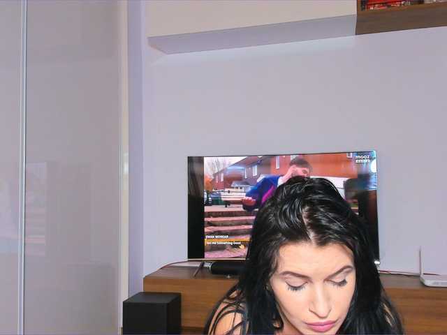 Nuotraukos AnaBrown Hello! Welcome in my room! LUSH is ON! Let's have some fun together!