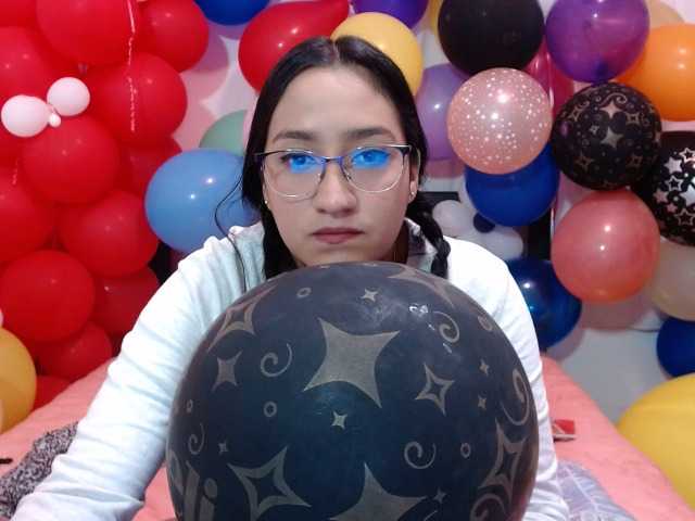 Nuotraukos Andreacute Hello guys welcome to my room, let's play with my balloons, I'm a looner, I have a hairy pussy, #balloons #bush #hairy #control lush or domi