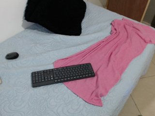 Nuotraukos angeldarks feet 40 /pussy 51/ass 61/asshole 71 /tits 50 /cum 333 /squirt 450 /kiss 5 /finger pussy 180 /spank20 /naked 150 /pm 5