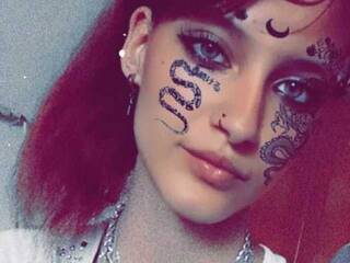 Erotinis vaizdo pokalbis AngelDeatha