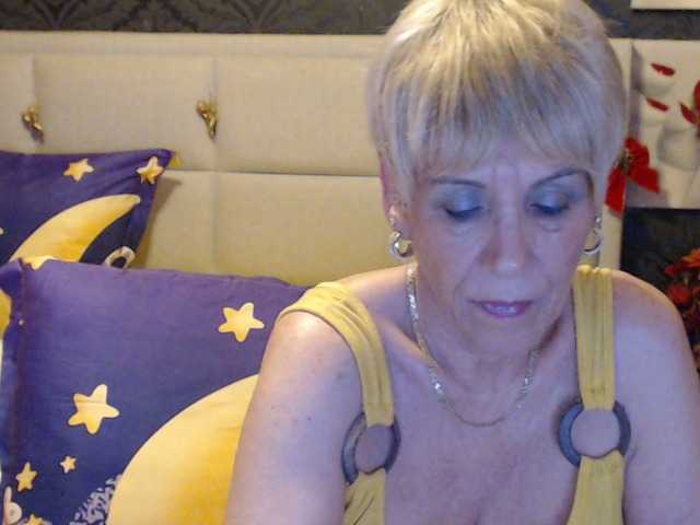 Nuotraukos ANGELGRANNY welcom guys..pm..50 tk..pussy or ass..100..tits or feet..50..let s have fun