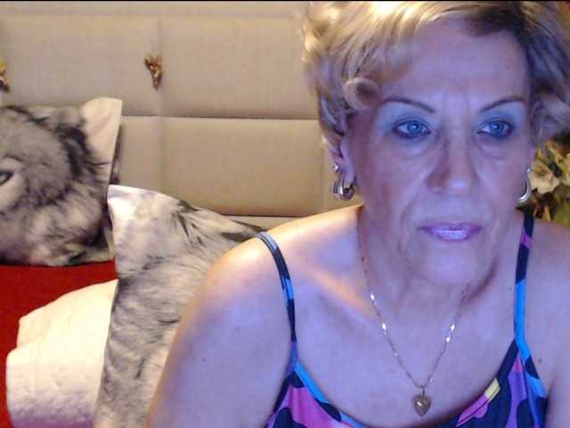 Nuotraukos ANGELGRANNY welcom guys..pm..50 tk..pussy or ass..100..tits or feet..50..let s have fun