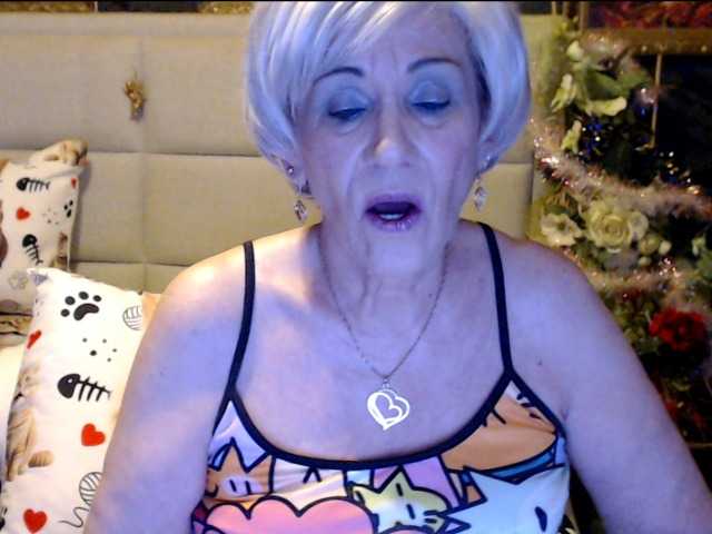 Nuotraukos ANGELGRANNY welcom guys..pm..50 tk..pussy or ass..100..tits or feet..50..let s have fun