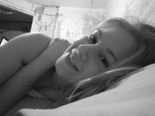 Erotinis vaizdo pokalbis angelina17