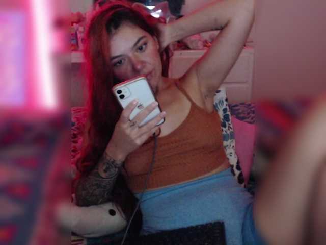 Nuotraukos angelinabran hello guys welcome to my room! look my tips menu ♥ have fun with me