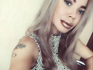 Erotinis vaizdo pokalbis angelinalu