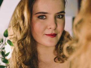 Erotinis vaizdo pokalbis AngelRouje