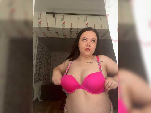 Transliacijos ekrano nuotraukos Angie-Delores