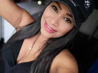 Erotinis vaizdo pokalbis angie-valery