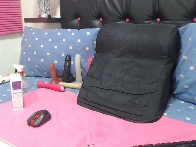 Transliacijos ekrano nuotraukos AngieDanger