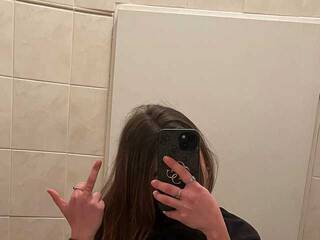 Erotinis vaizdo pokalbis anirie_findom