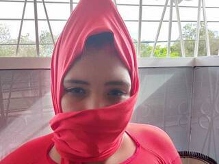 Erotinis vaizdo pokalbis anisaanann