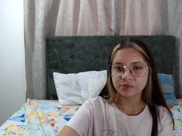 Nuotraukos annielove18 Hi guys, do you want to have fun with me? squirt show in pvt♥♥