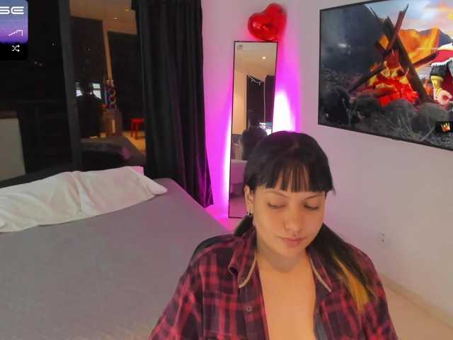 Nuotraukos Anny-foster Anny´s room ♥♥ Pack x4 wet t-shirt pics x299 tokens
