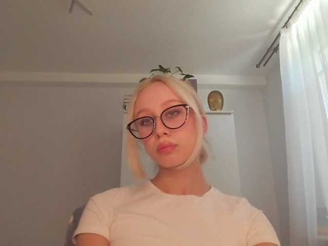 Transliacijos ekrano nuotraukos AnyaDirty