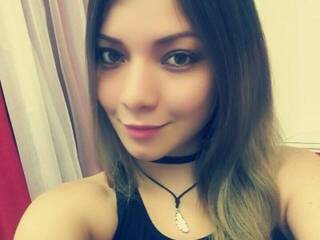 Erotinis vaizdo pokalbis AprilClaire