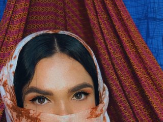 Erotinis vaizdo pokalbis Aprile