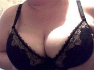 Erotinis vaizdo pokalbis aprilya