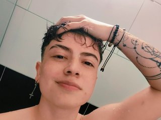 Erotinis vaizdo pokalbis AresWolf-