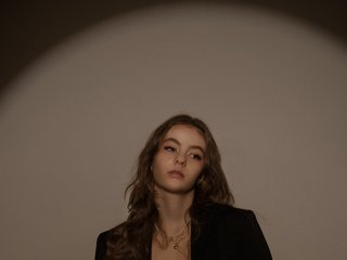 Erotinis vaizdo pokalbis AriaModel