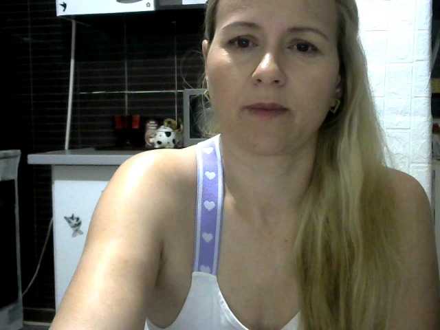 Nuotraukos arianna_92 Hello guys...Welcome to my room!!!​​ lovense is on! @remain naked rub pussy !!!