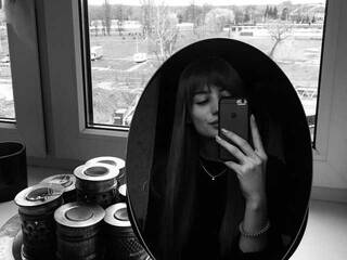 Erotinis vaizdo pokalbis ArielDark