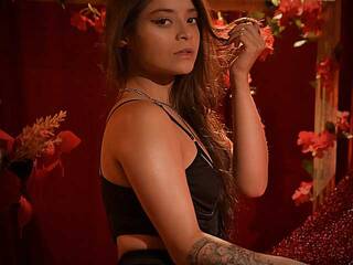 Erotinis vaizdo pokalbis AryaLovejoy