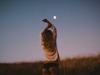 Erotinis vaizdo pokalbis ashleybenson