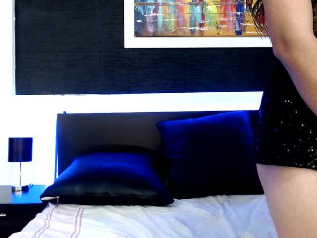 Nuotraukos Ashleyclarke my boyfriend is not at home, quick! come and fuck me! ♥ //at goal: fingering// every 20 tkns 3 hard spanks// ♥