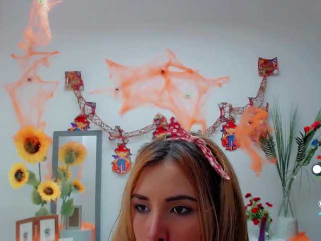Nuotraukos Ashlie-- Welcome to my room // Happy Halloween // What do you expect to have fun with me? // Goal: AnalShow 857 //