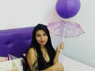 Erotinis vaizdo pokalbis AvrilJohns