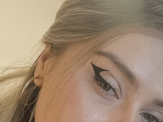 Erotinis vaizdo pokalbis Babbylunna