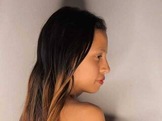 Erotinis vaizdo pokalbis baby-skinny