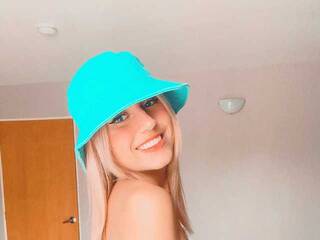 Erotinis vaizdo pokalbis barbieecam