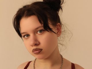 Erotinis vaizdo pokalbis BeeLili