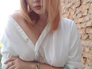 Erotinis vaizdo pokalbis Beginning