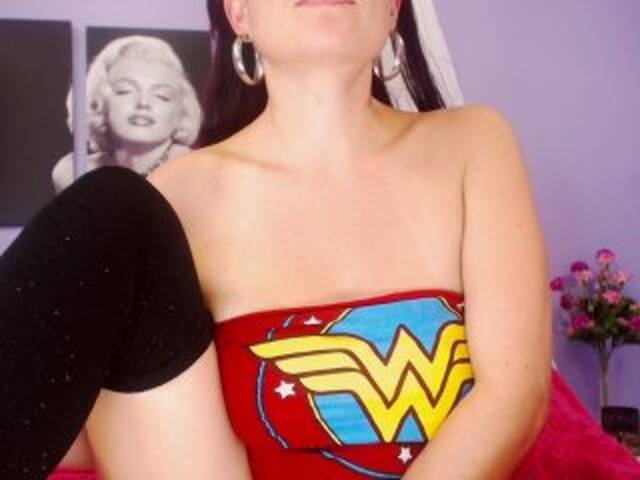 Transliacijos ekrano nuotraukos Bellaknoxx