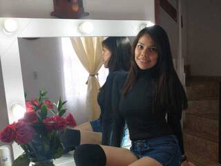 Erotinis vaizdo pokalbis BellaMoonn