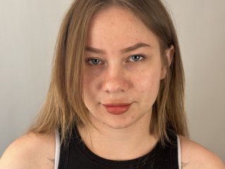 Erotinis vaizdo pokalbis BiancaDommel