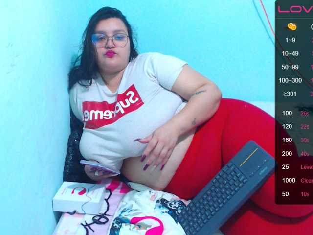 Nuotraukos big-woman welcome ami room I'm a hot girl wanting to play and fulfill your fatasias come play :hot