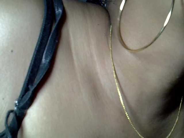 Transliacijos ekrano nuotraukos Bigassshawtty